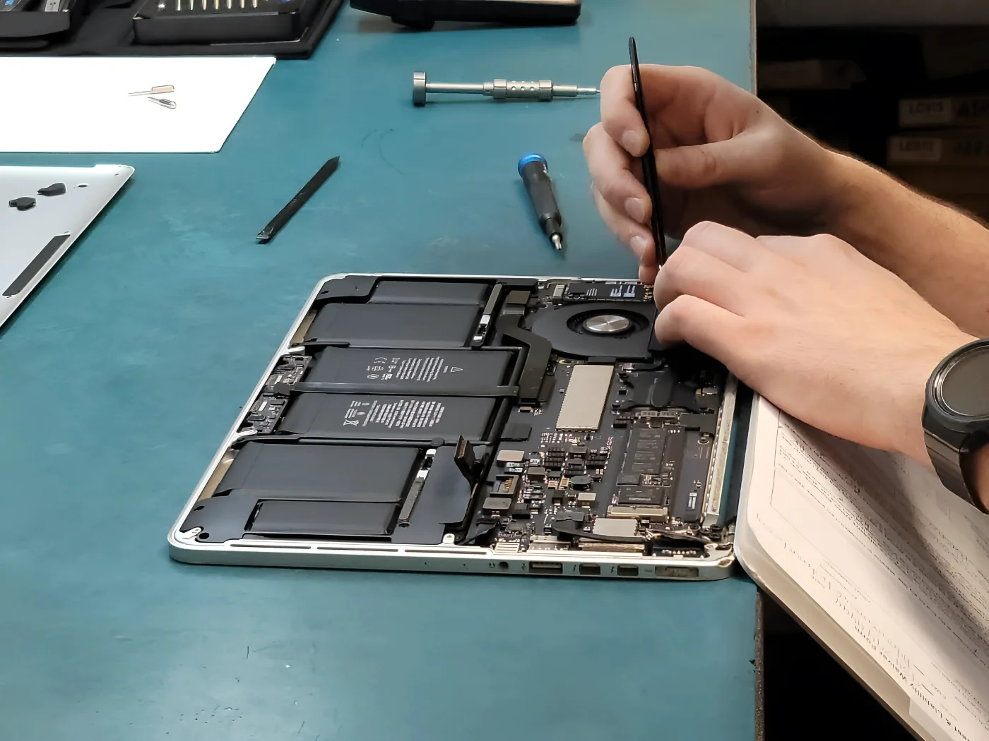macbook battery repair