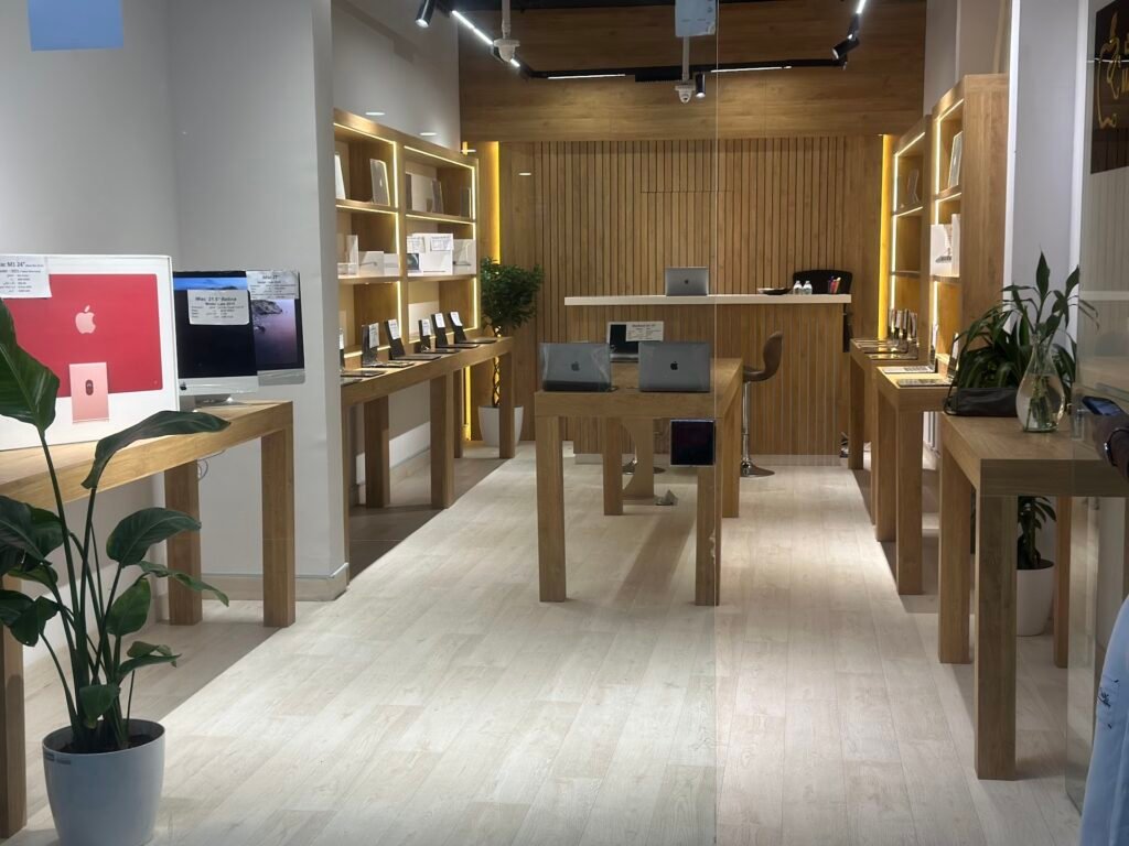 Inside the Mak Doctor Al-Mursalat Apple service center